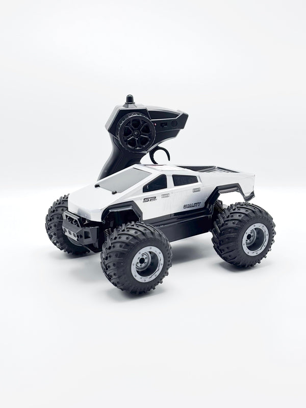 Cross Country Rock Climber — 1:18 Scale 2.4G RC Off-Road Truck (Silver)